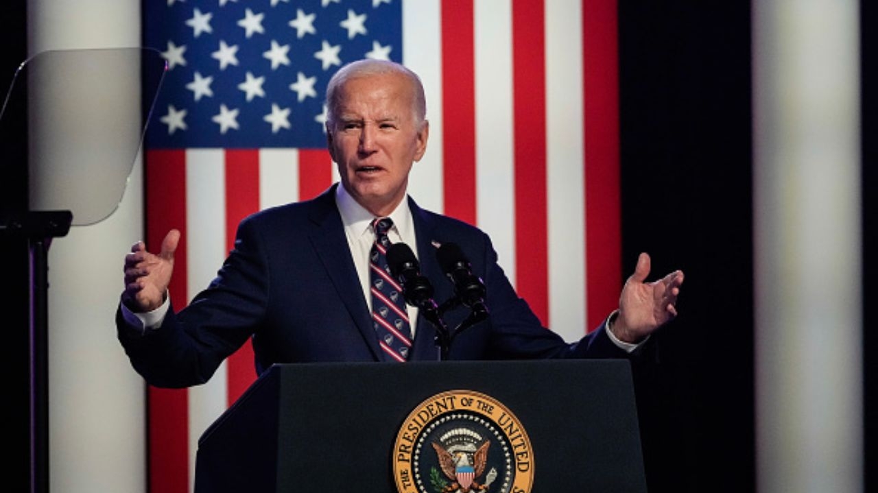 Joe Biden desiste da reeleição e declara apoio a Kamala Harris