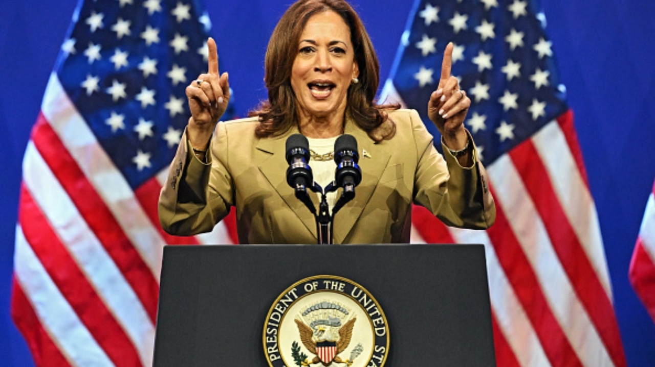 Kamala Harris recebe aval de parte dos Democratas para candidatura