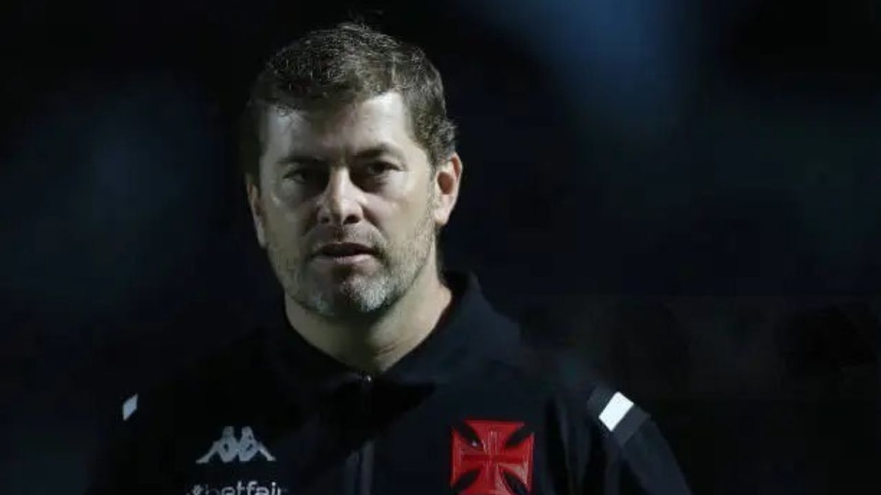 Rafael Paiva lamenta derrota do Vasco e pede paciência com Coutinho