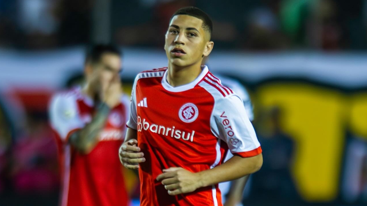Inter anuncia renovação de contrato com jovem promessa de 16 anos