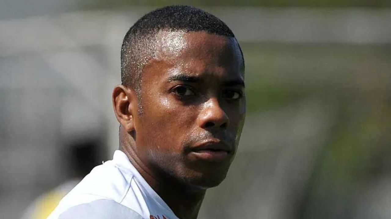 Justiça nega pedido para redução de pena de Robinho