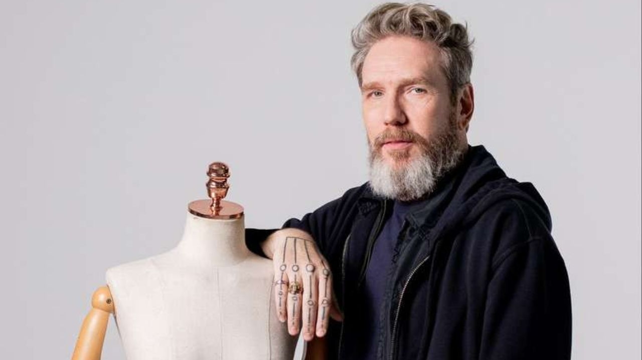 Alexandre Herchcovitch exibe elegância em seus looks corporativos