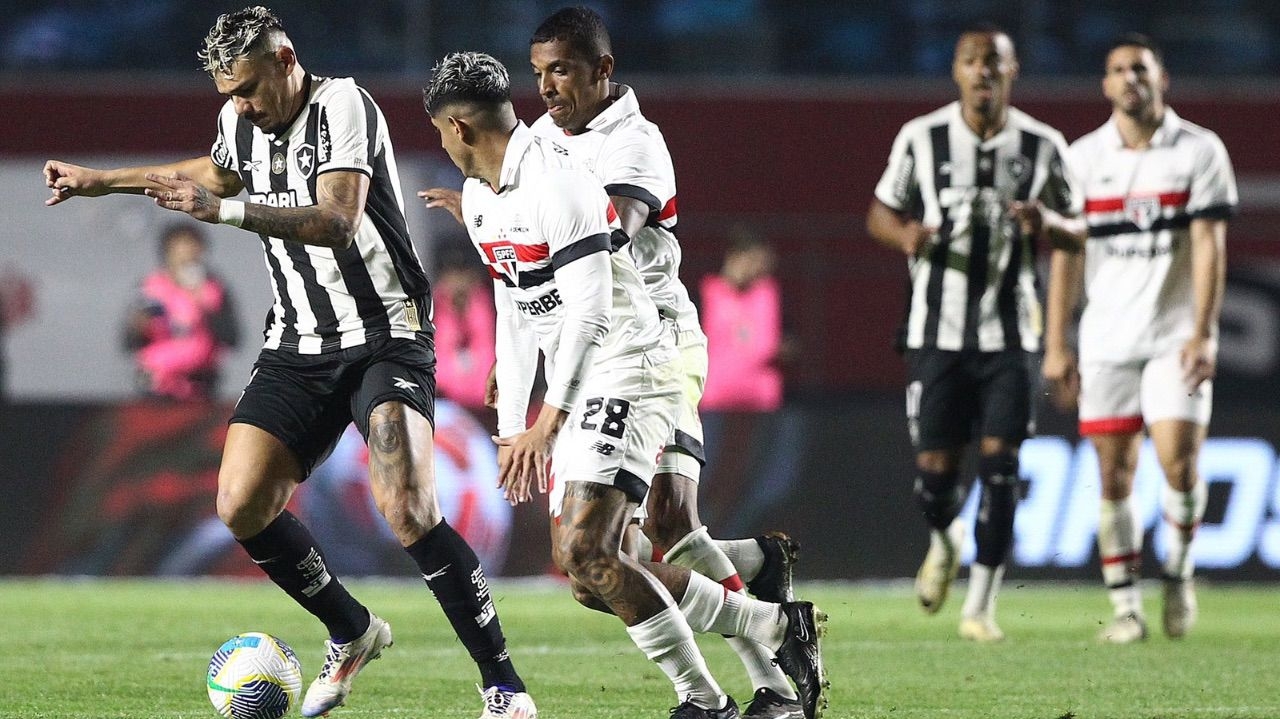 São Paulo e Botafogo empatam em jogo emocionante no Morumbis