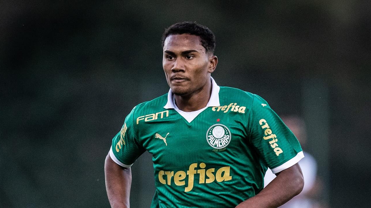 Palmeiras renova o contrato com duas promessas da base