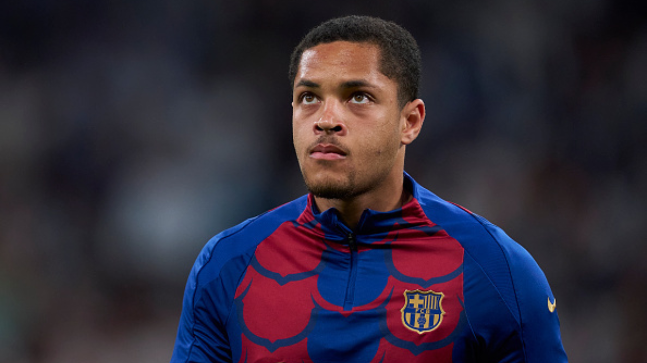 Vitor Roque quer seguir no Barcelona apesar de proposta do Al-Hilal