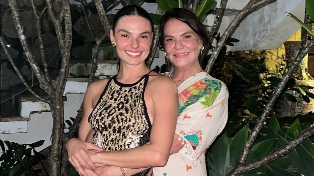 Isis Valverde enaltece força da mãe na luta contra o câncer