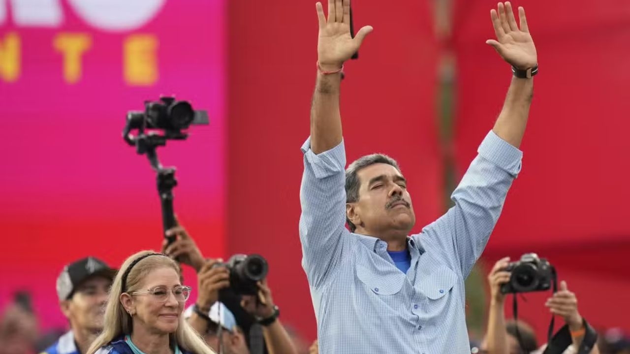 Maduro é reeleito, mas oposição não reconhece decisão