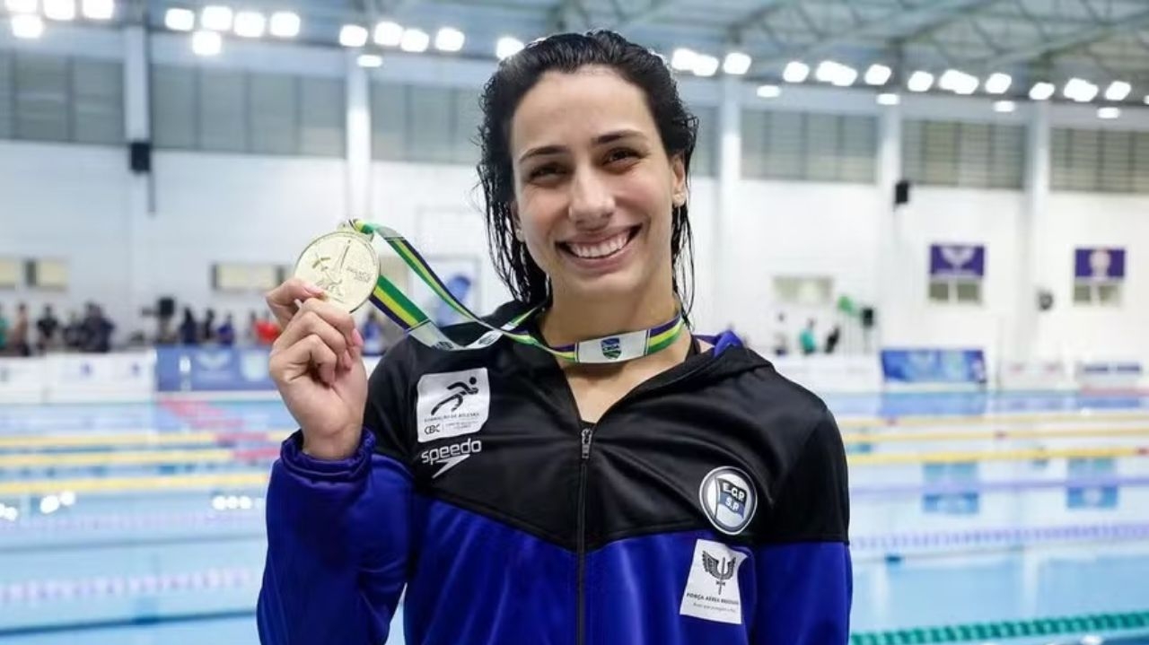 Nadadora expulsa das Olimpíadas fala sobre assedio dentro da seleção brasileira
