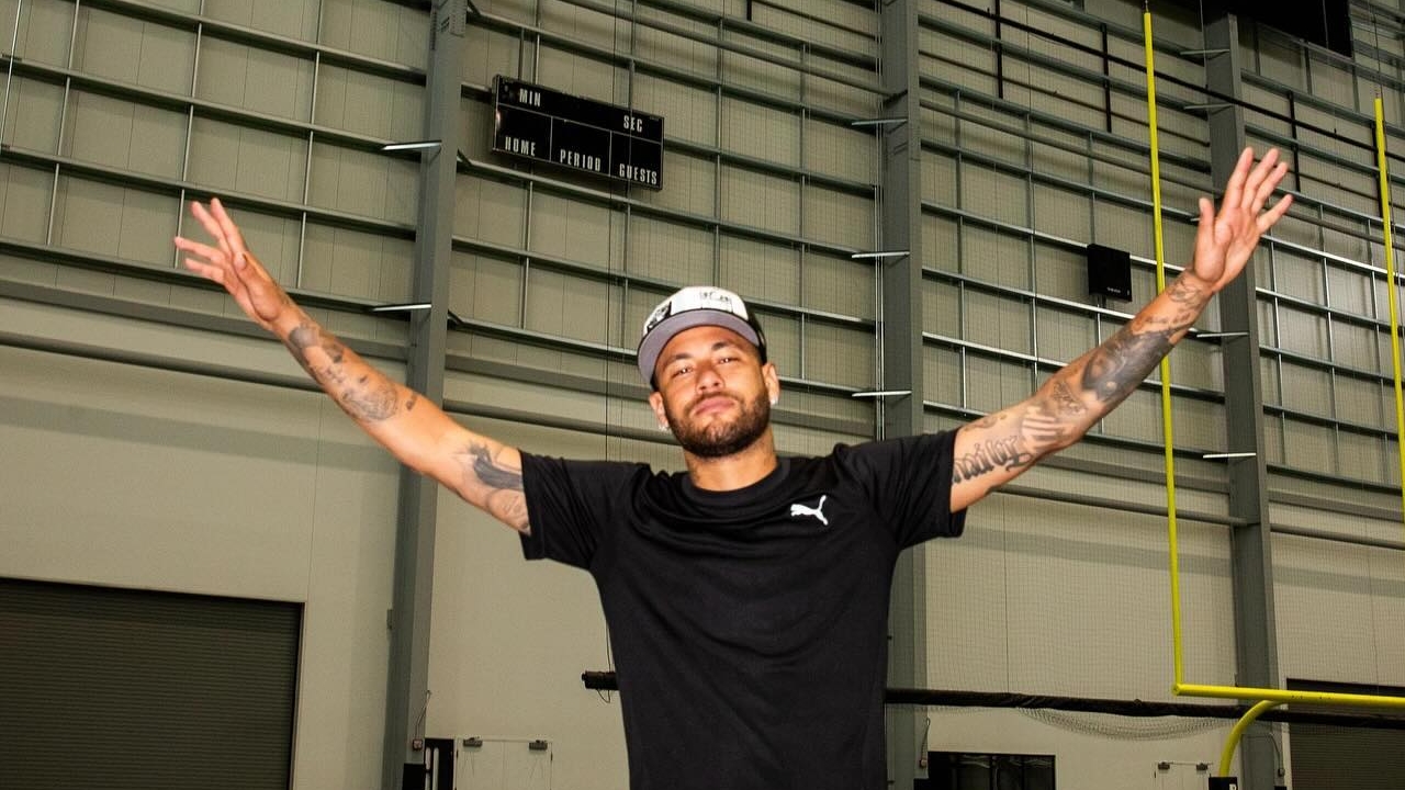 Após vitória de Medina sobre Kanoa Igarashi, Neymar provoca o japonês