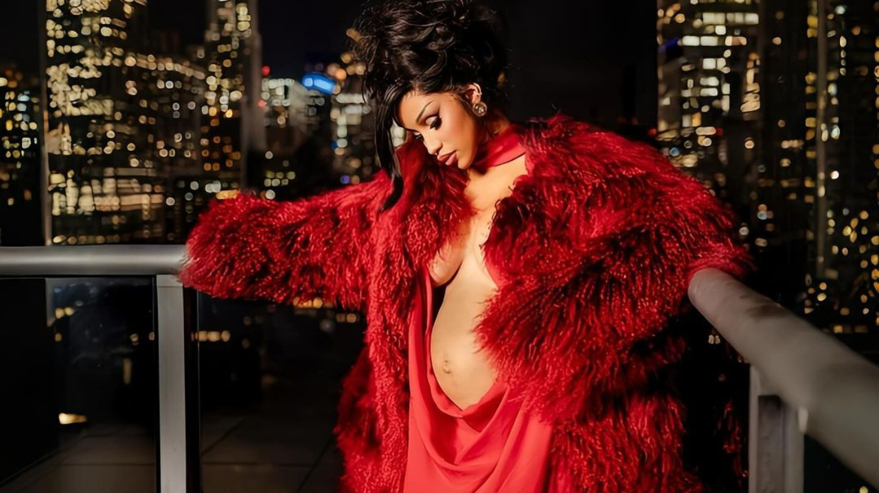 Recém-separada, Cardi B anuncia gravidez