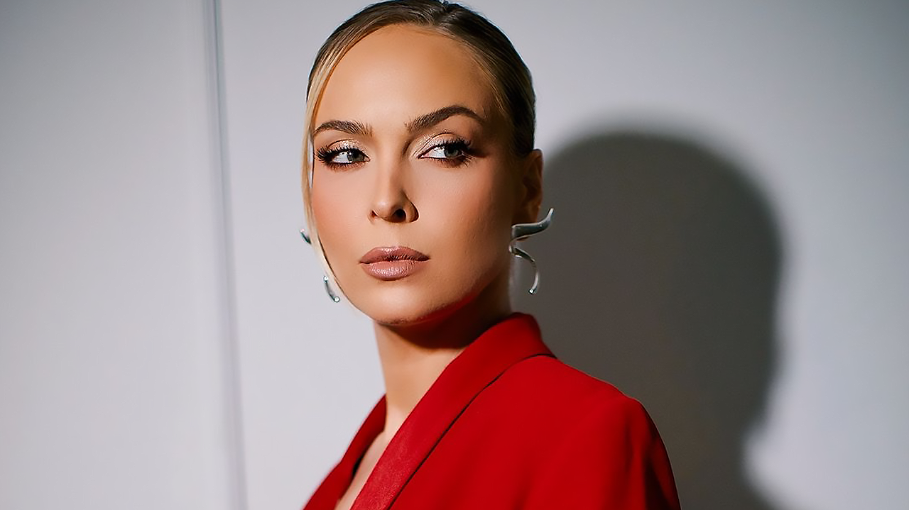 Tata Estaniecki anuncia que será apresentadora solo do “PodDelas”