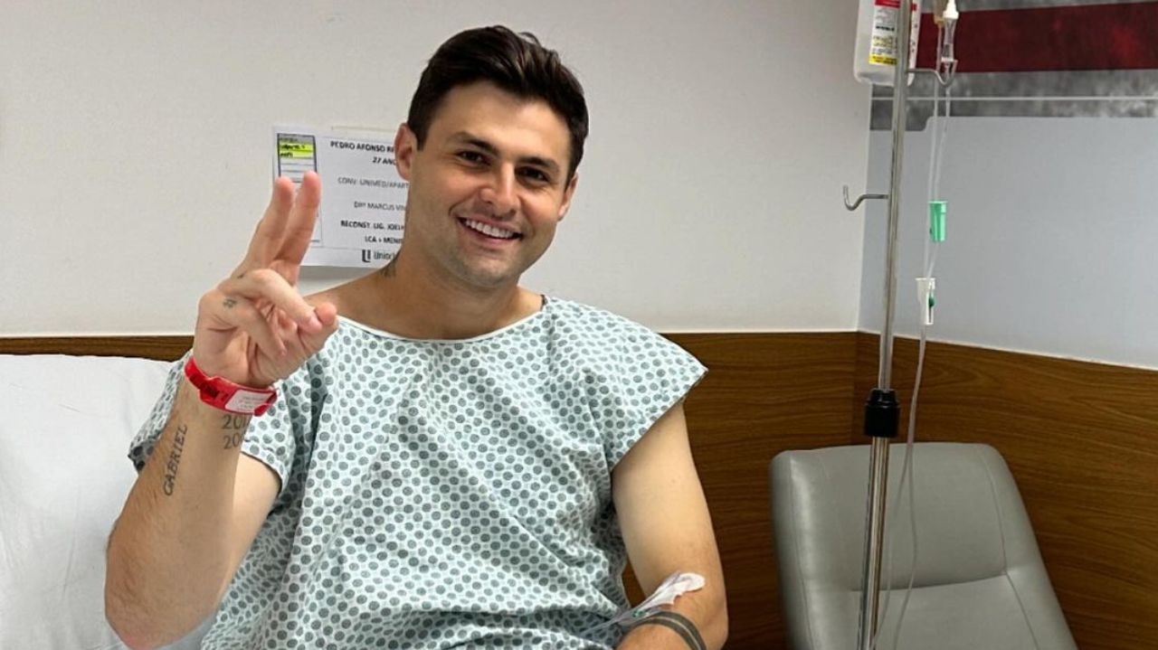 Rezende passa por cirurgia após sofrer lesão grave