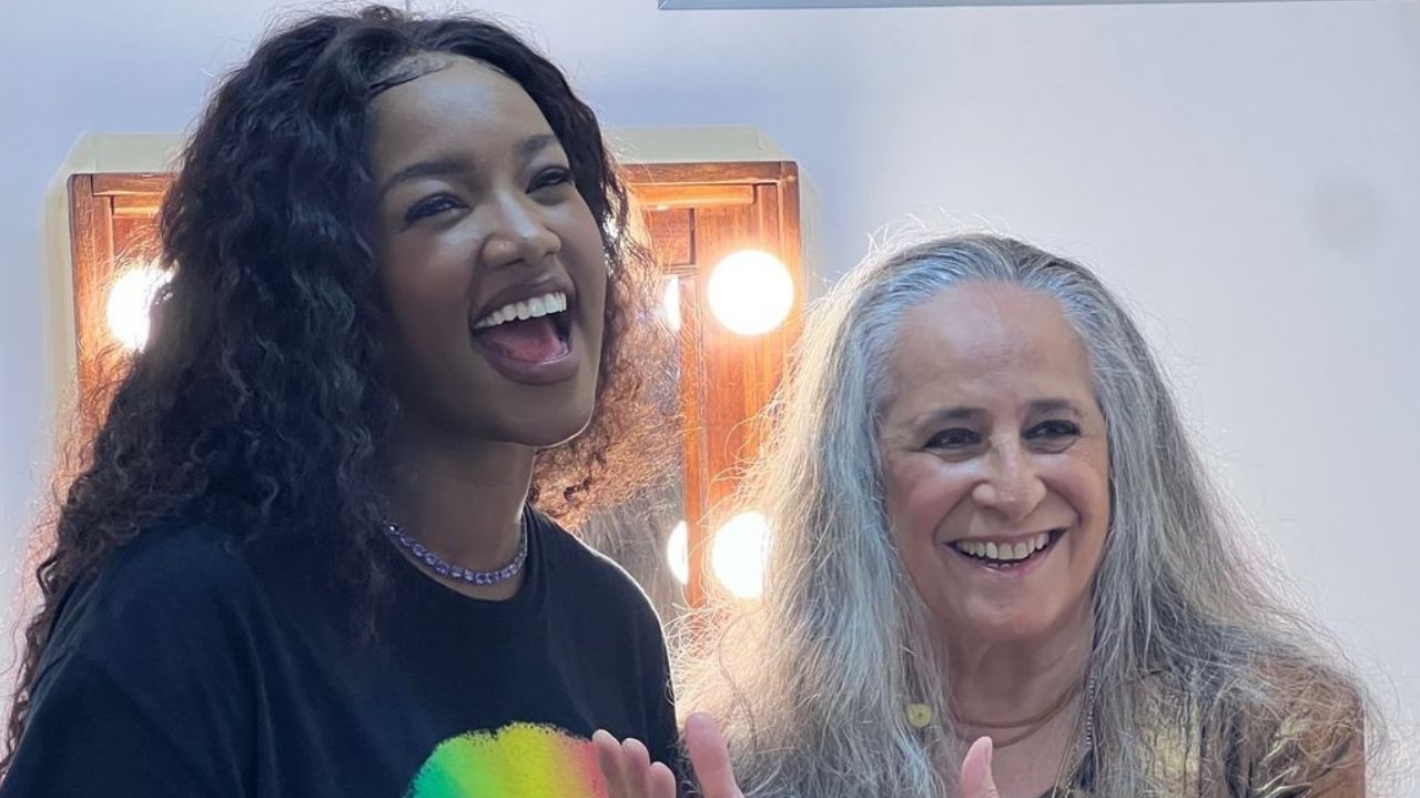 Caetano Veloso e Maria Bethânia fazem homenagem para Iza em show no Rio