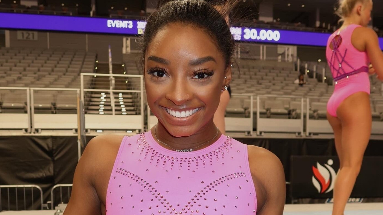 Simone Biles elogia Rebeca Andrade: “Ela é rainha”