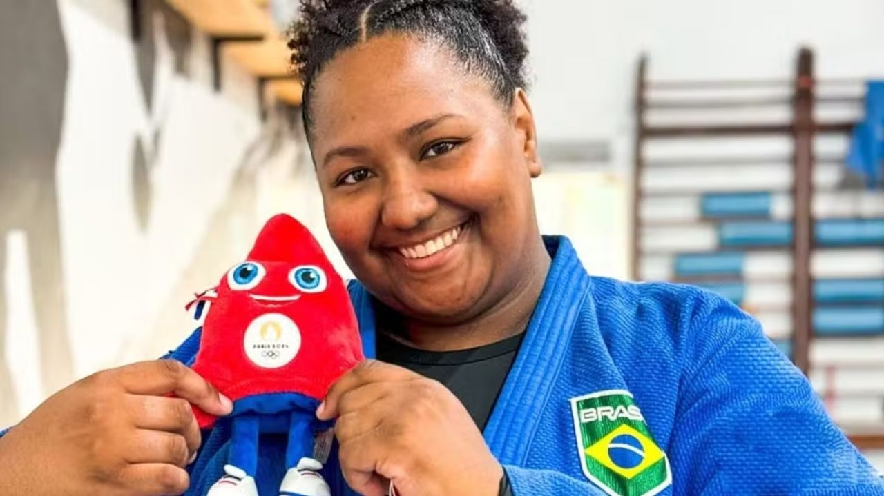 Conheça Beatriz Souza: ouro no judô e empreendedora de moda plus size