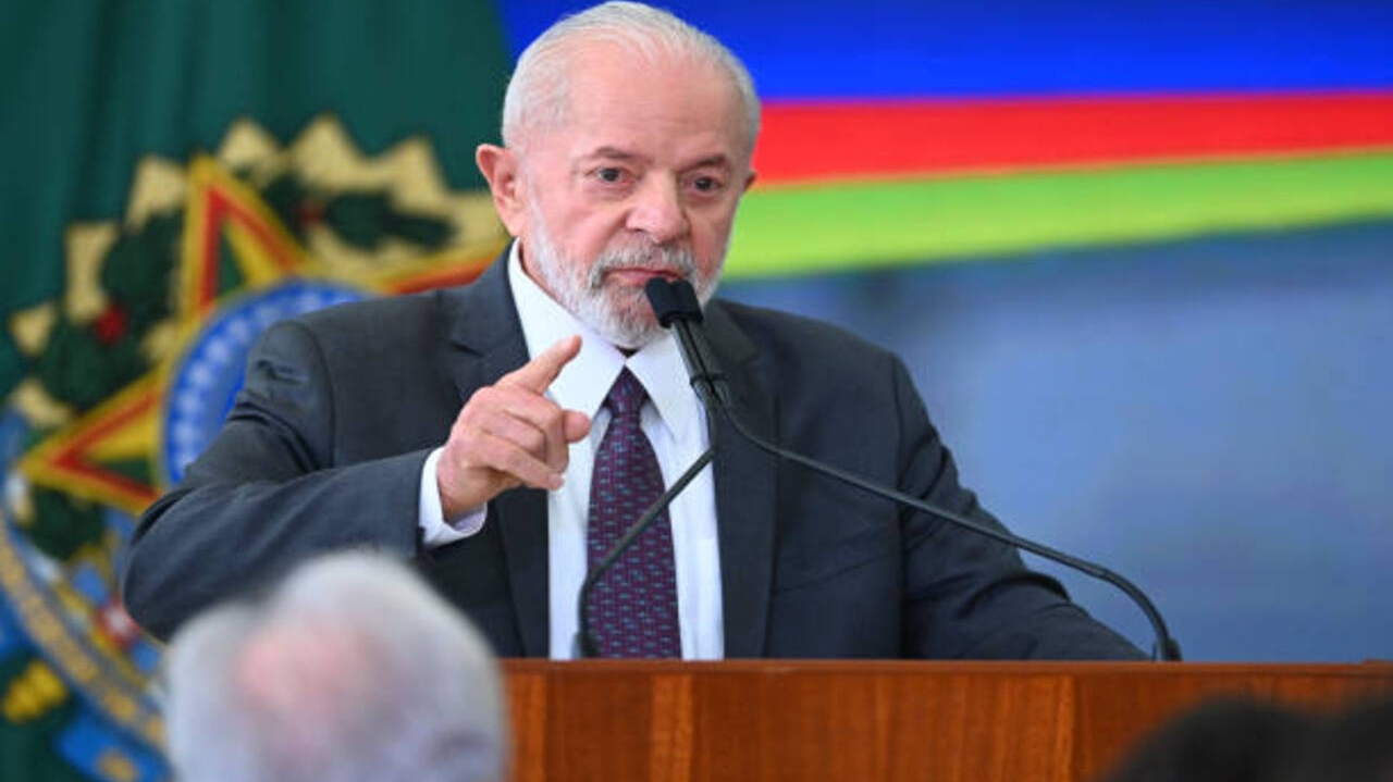 TCU decide que Lula não precisa devolver presente de luxo recebido na França