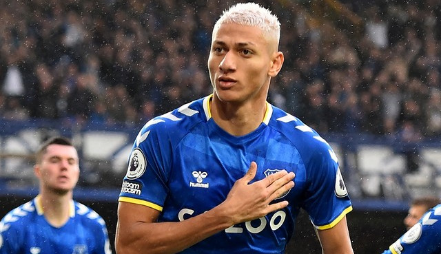PSG vê Richarlison como alternativa para a provável saída de Mbappé