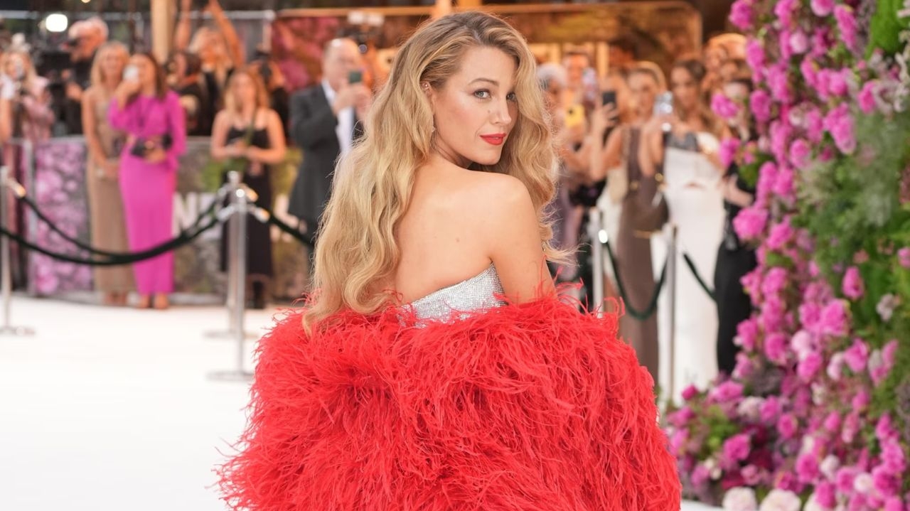 Blake Lively traz brilho e elegância para o red carpet de “É Assim que Acaba” em Londres