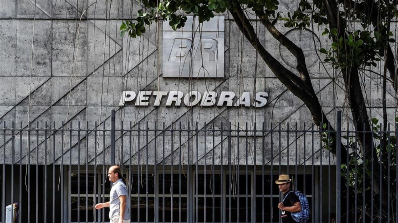 Petrobras registra prejuízo pela primeira vez desde 2020; dividendos também são divulgados
