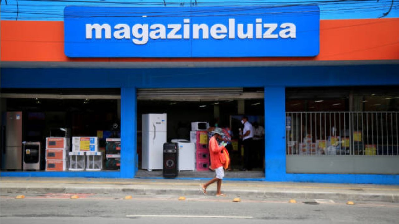 Magazine Luiza supera prejuízo de um ano em segundo trimestre