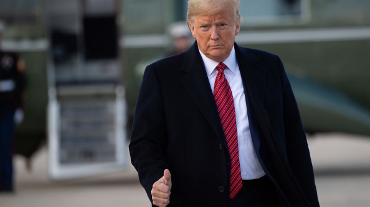 Avião de Trump faz desvio por problemas mecânicos