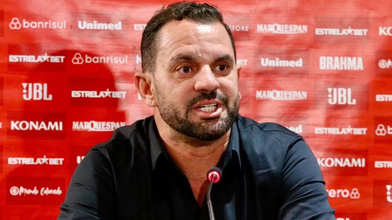 Internacional demite diretor esportivo Magrão