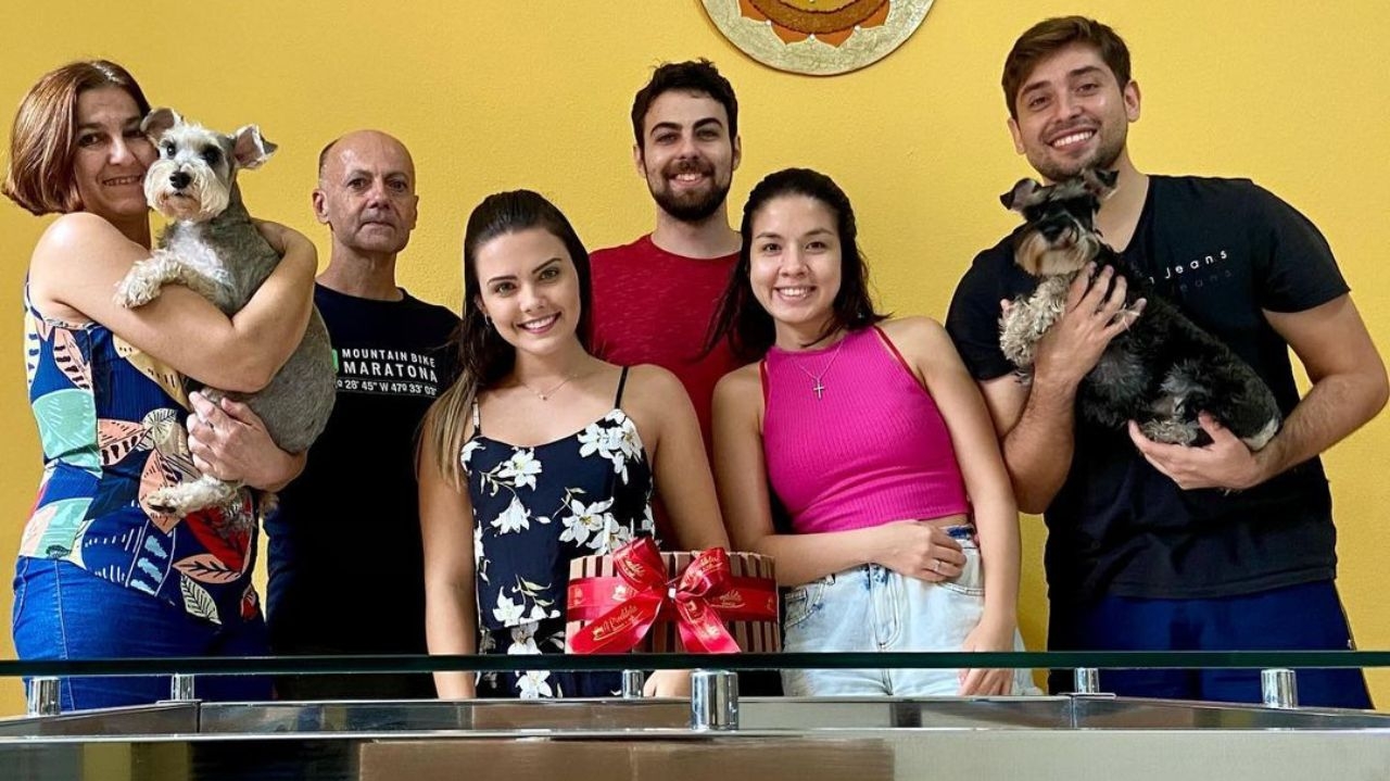 Golpistas estão se passando por familiares do piloto Danilo