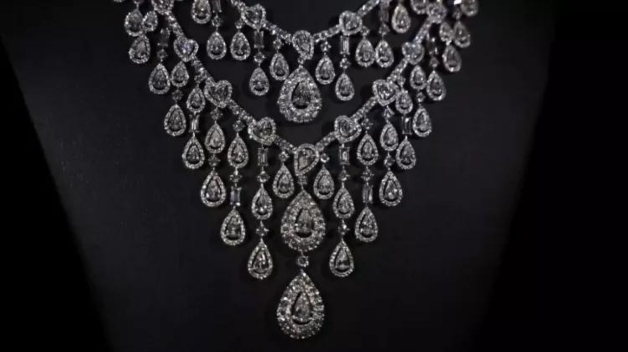 Defesa de Bolsonaro solicita arquivamento de caso das joias à PGR