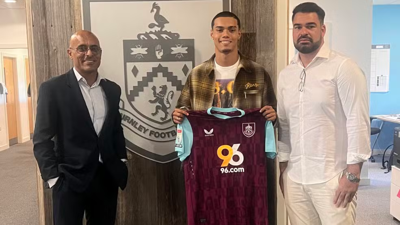Filho de Ronaldinho Gaúcho é o mais novo contratado de Burnley