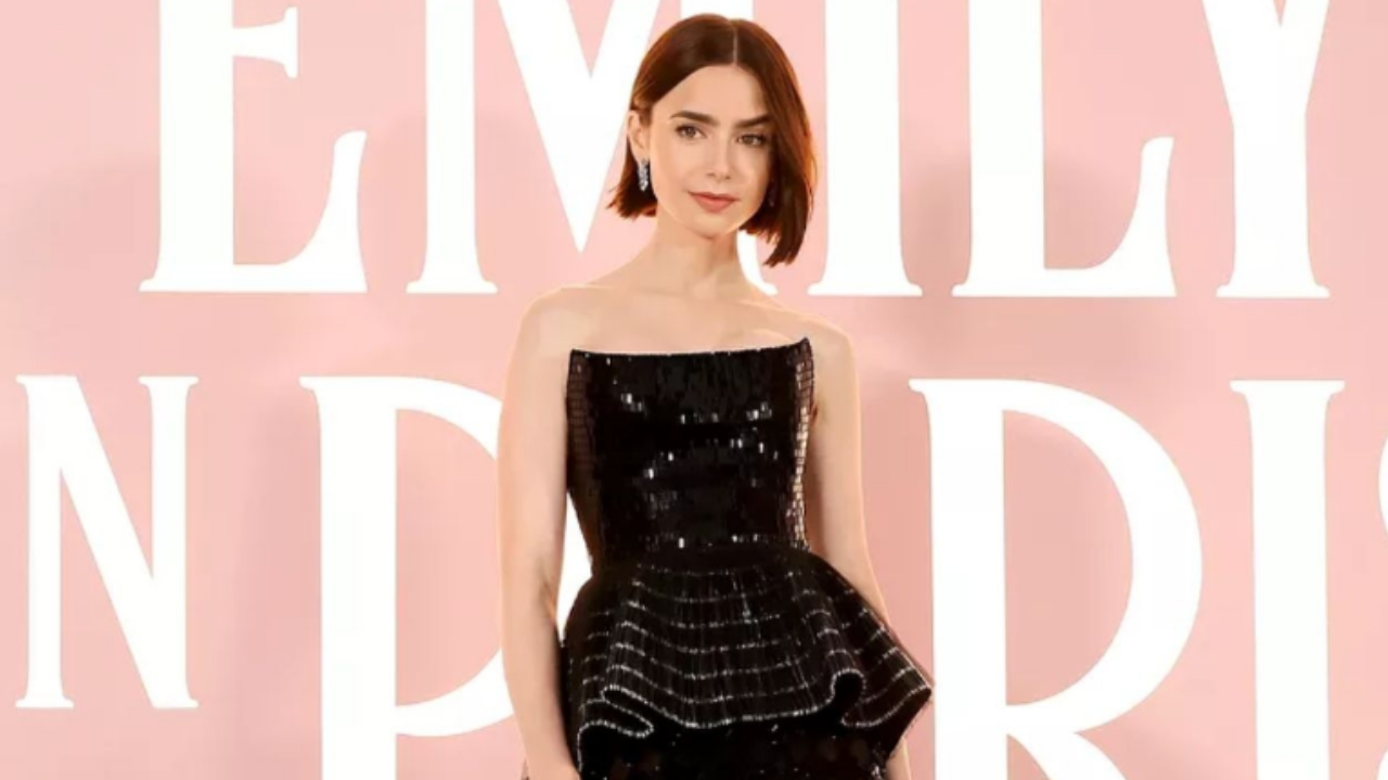 Lily Collins veste um Armani Privé na première de “Emily em Paris”
