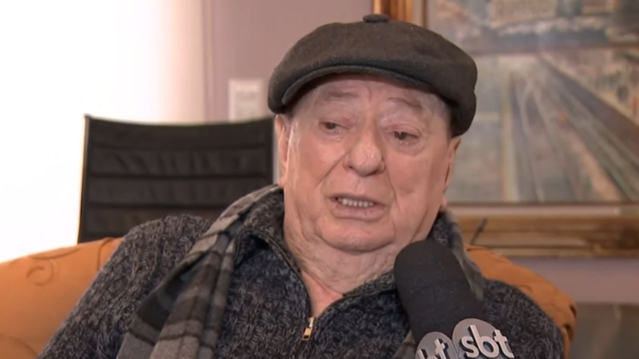 Raul Gil se emociona ao falar sobre sua relação com Silvio Santos e lamenta a morte do amigo