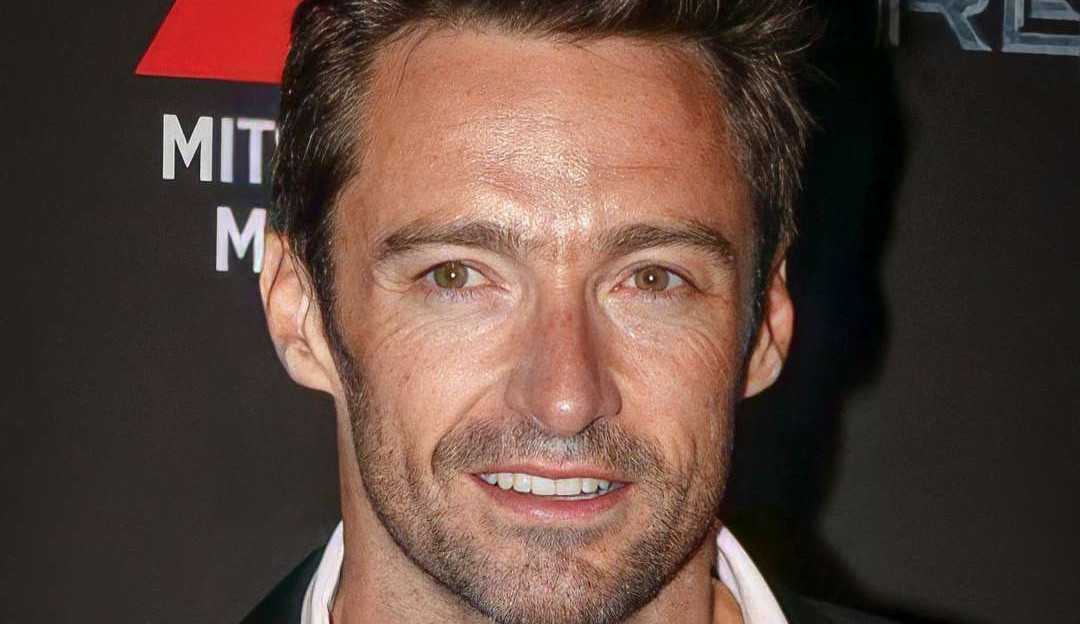 Hugh Jackman posta foto mostrando reencontro com sua mãe após 44 anos