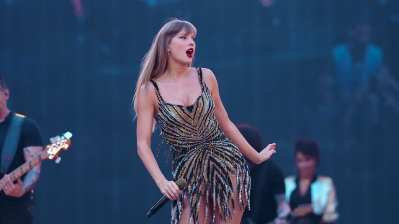 Taylor Swift reencontra familiares de vítimas assassinadas em evento