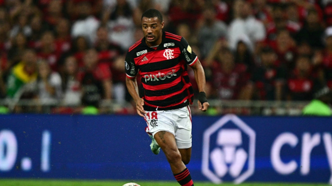 De La Cruz reaparece em treino com Luiz Araújo e devem ser relacionados