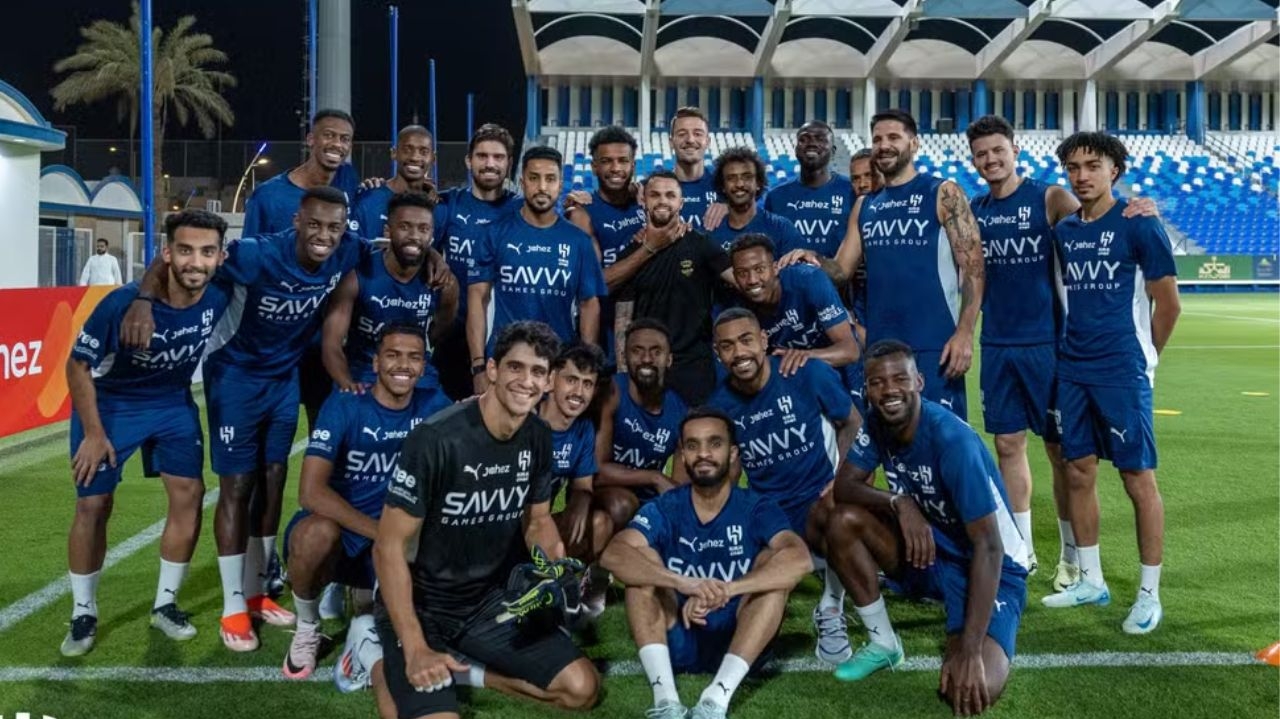 Michael se emociona em despedida do Al Hilal