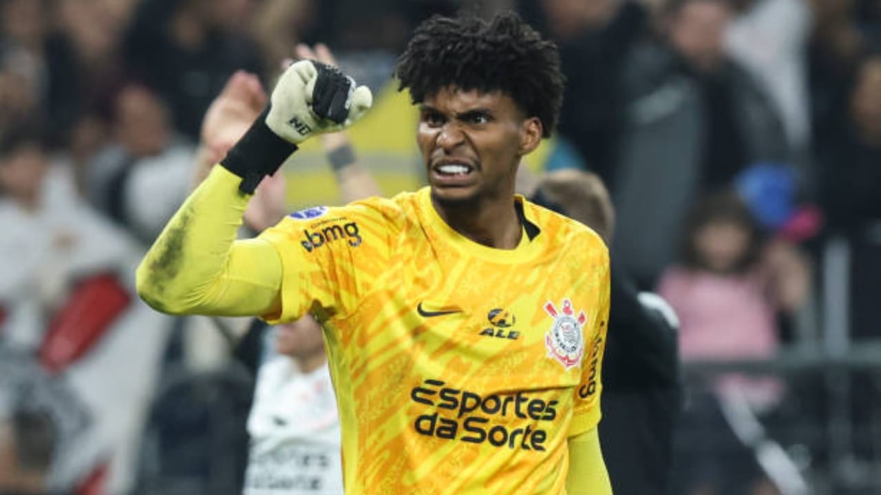 Hugo comemora classificação do Corinthians contra o RB Bragantino