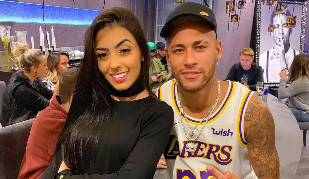 MC Mirella revela já ter ficado com Neymar