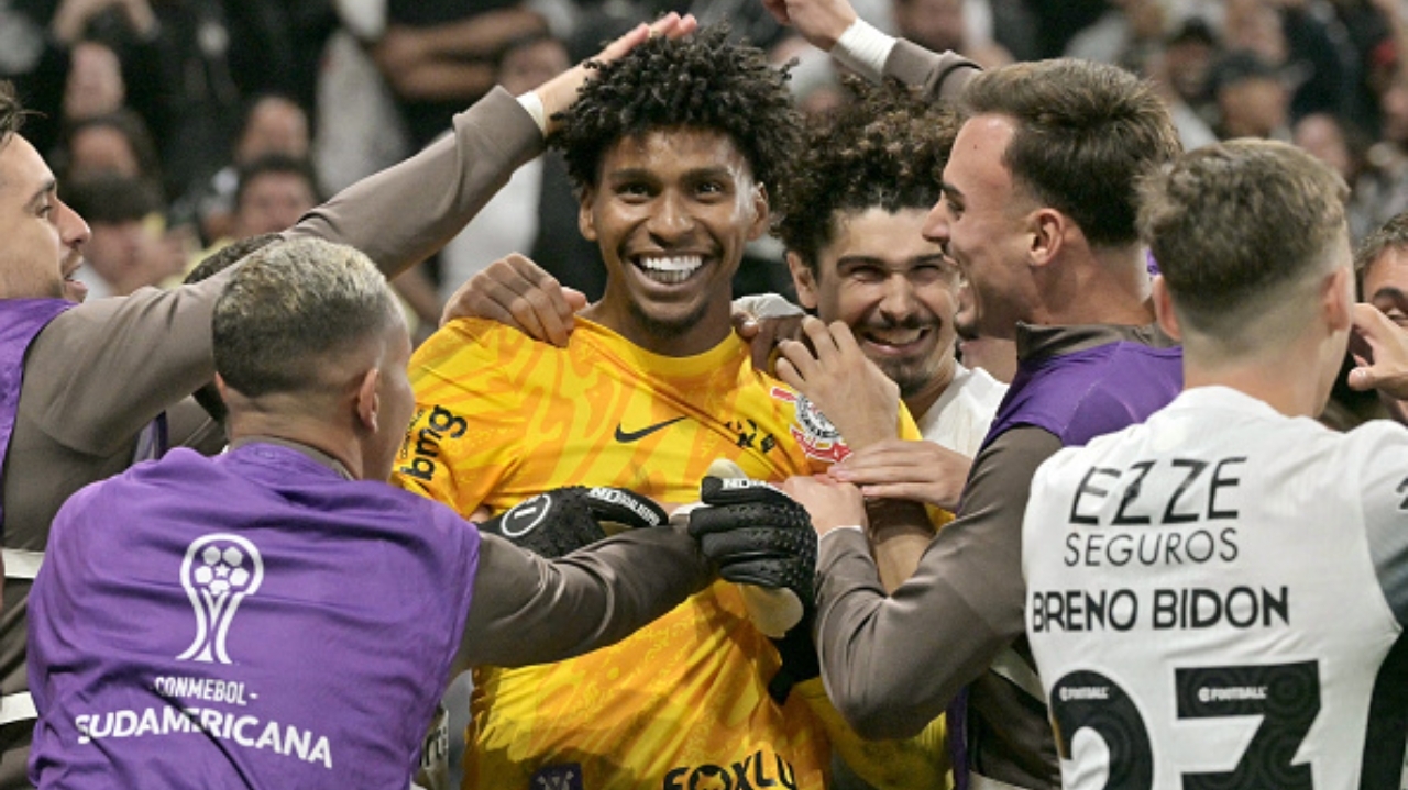 Para ter Hugo Souza em definitivo, Corinthians terá de esperar para negociar