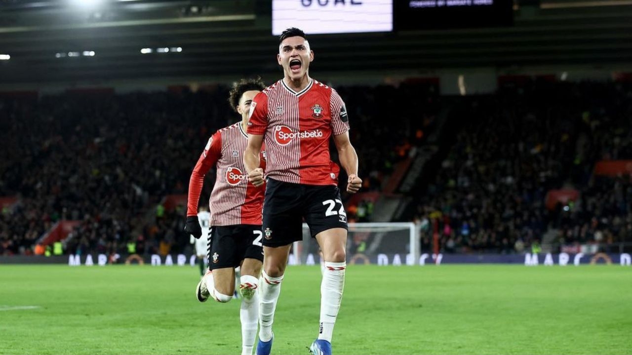 Flamengo avança na negociação por Alcaraz, mas com condição do Southampton