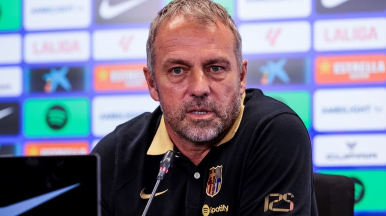 Técnico do barcelona comenta empréstimo de jogador