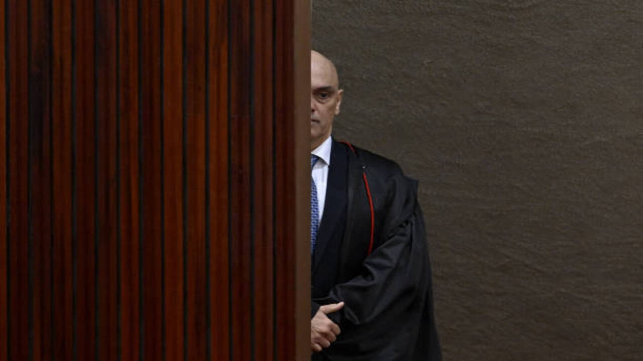 Após intimação, Elon Musk compara Moraes a vilões de Harry Porter e Star Wars