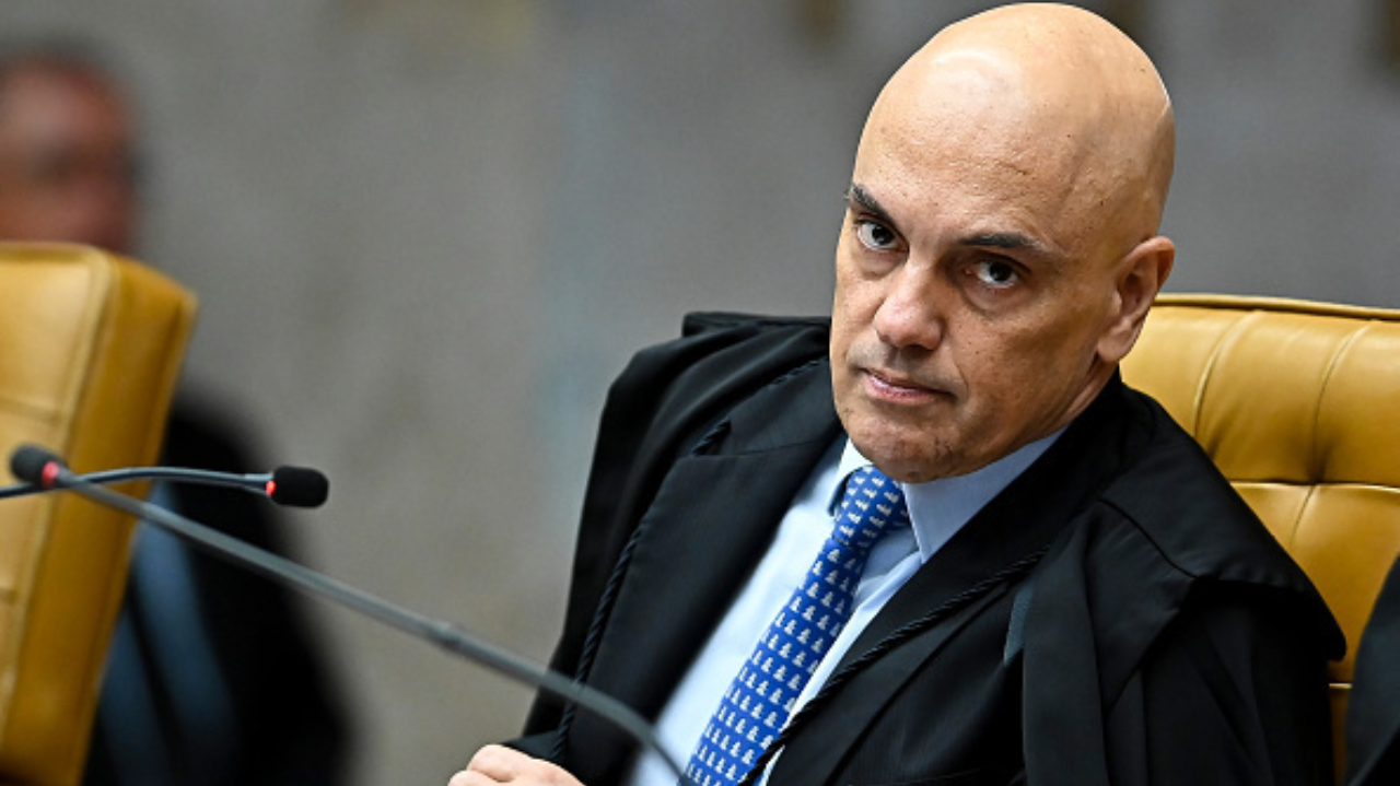 Starlink vai contra decisão de Alexandre de Moares em nova rixa