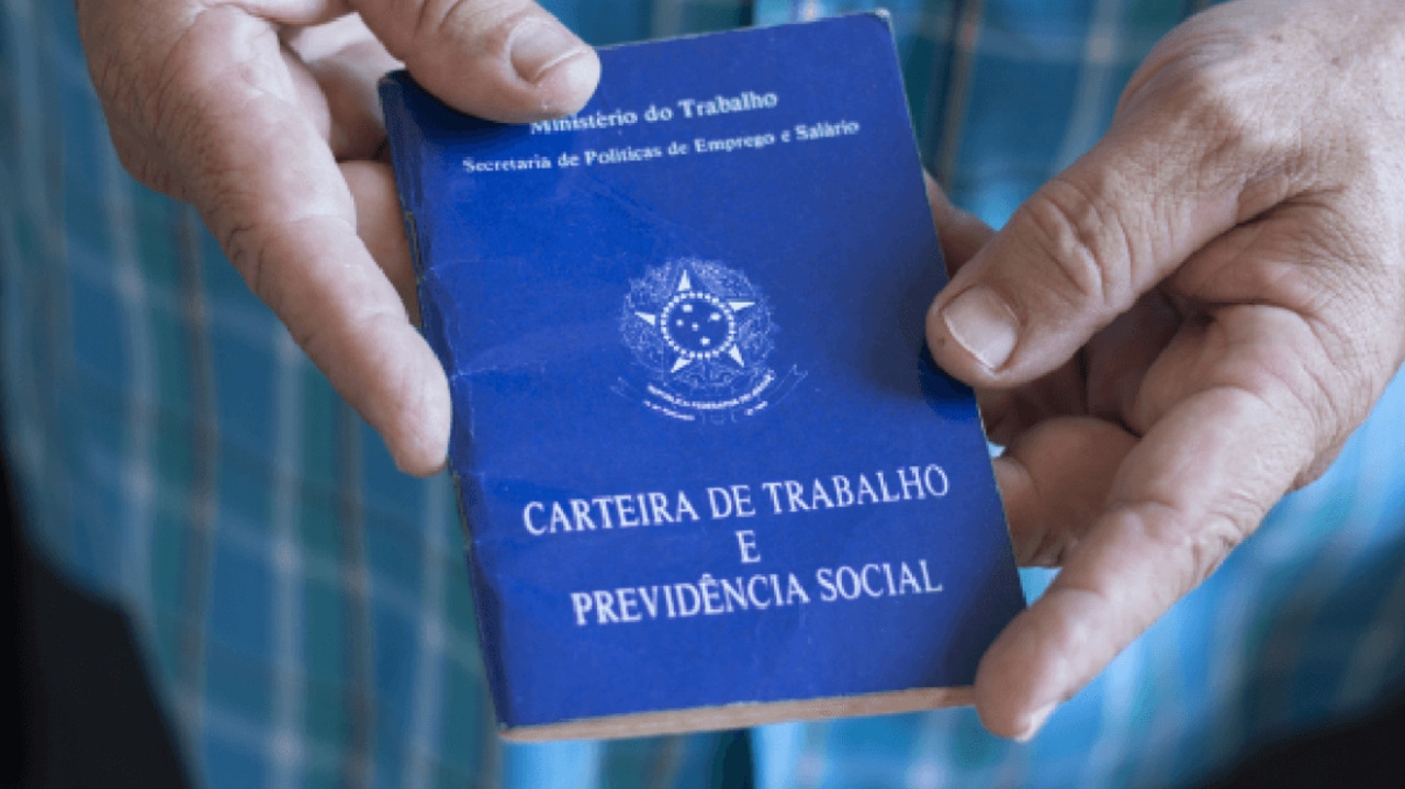 Desemprego cai para 6,8% no trimestre terminado em julho