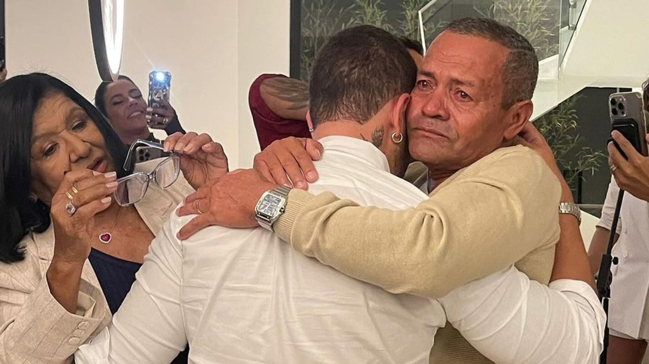 Carlinhos Maia conta no Instagram que seu pai Virgílio está com câncer