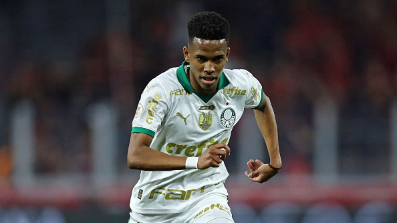Estêvão brilha pelo Palmeiras sob os olhares de Dorival Júnior antes de ir para a Seleção Brasileira