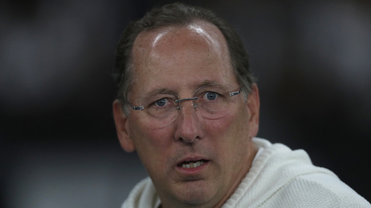 Dono do Botafogo é denunciado pelo STJD e pode ser suspenso por 810 dias