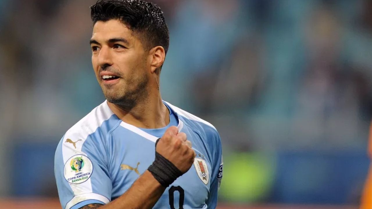 Luis Suárez anuncia aposentadoria da seleção uruguaia