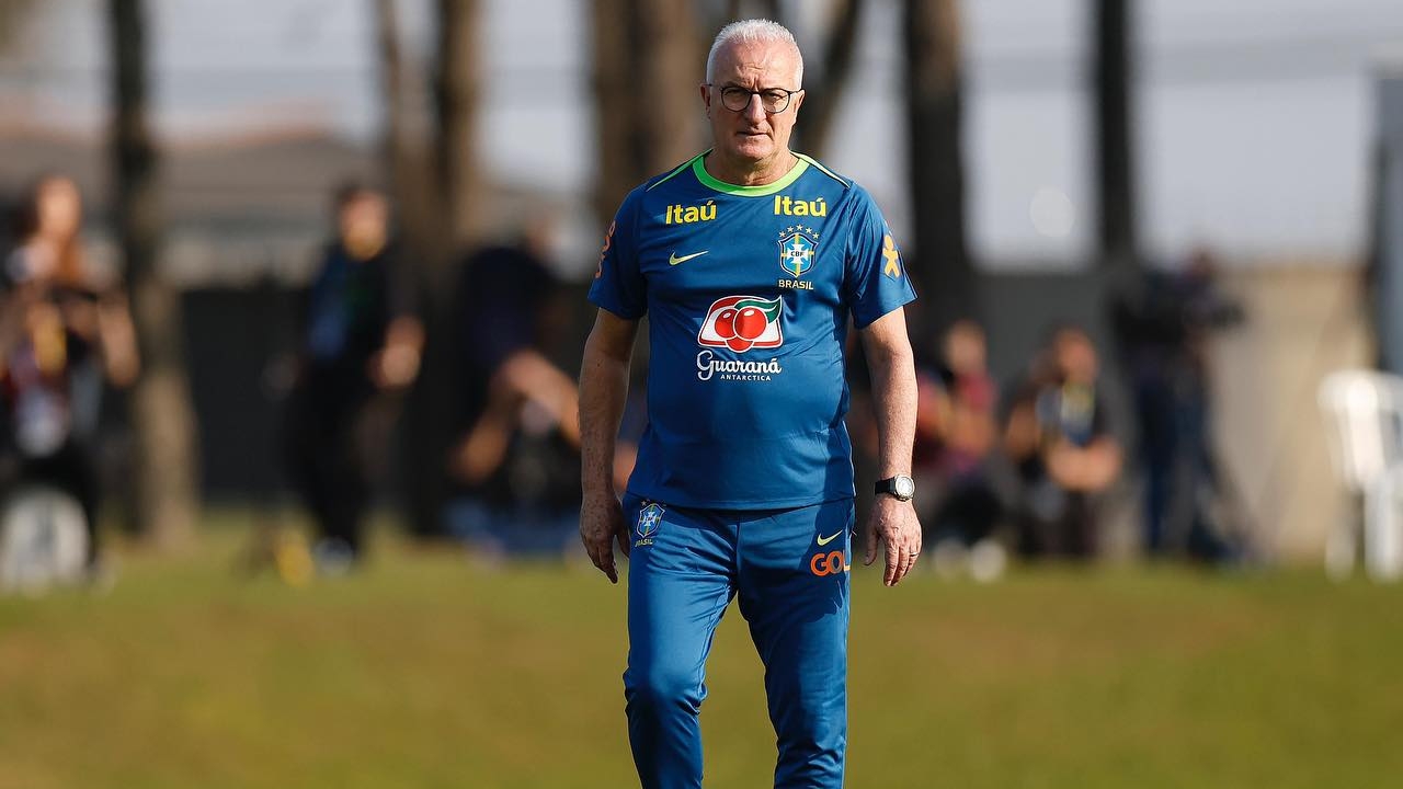 Depois de dez meses a seleção brasileira volta a disputar as eliminatórias para a Copa do Mundo