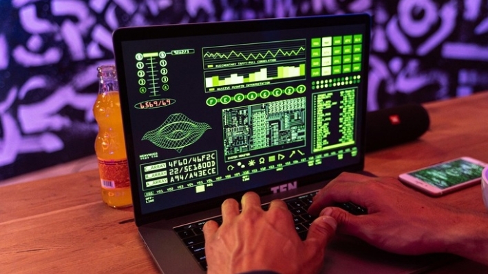 Relatório aponta que 20% da população brasileira foi vítima de um golpe nos últimos 12 meses