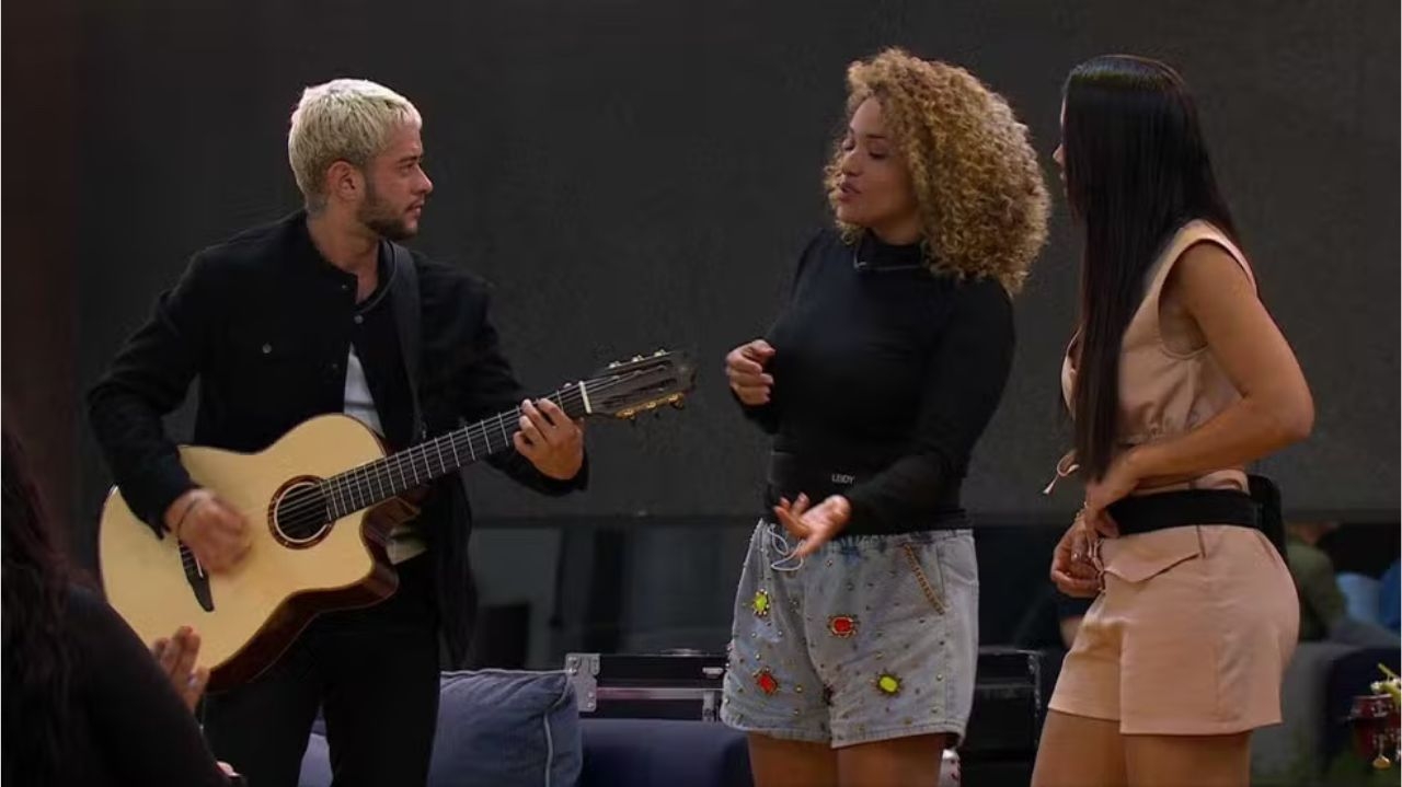 Participantes do “Estrelas da Casa” cantam de Iza a Racionais em luau